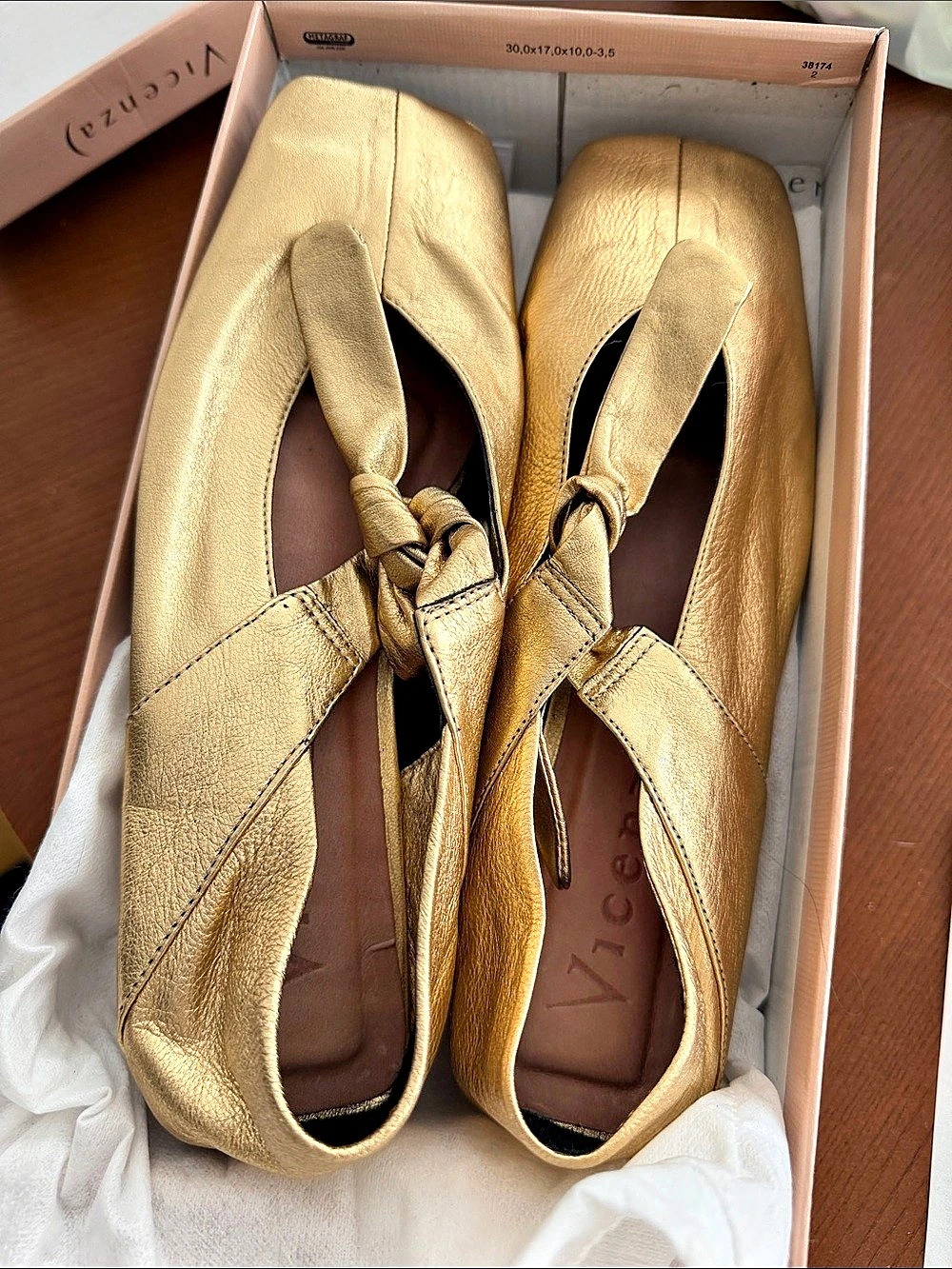 Vicenza Bow Mary Jane Flats Gold